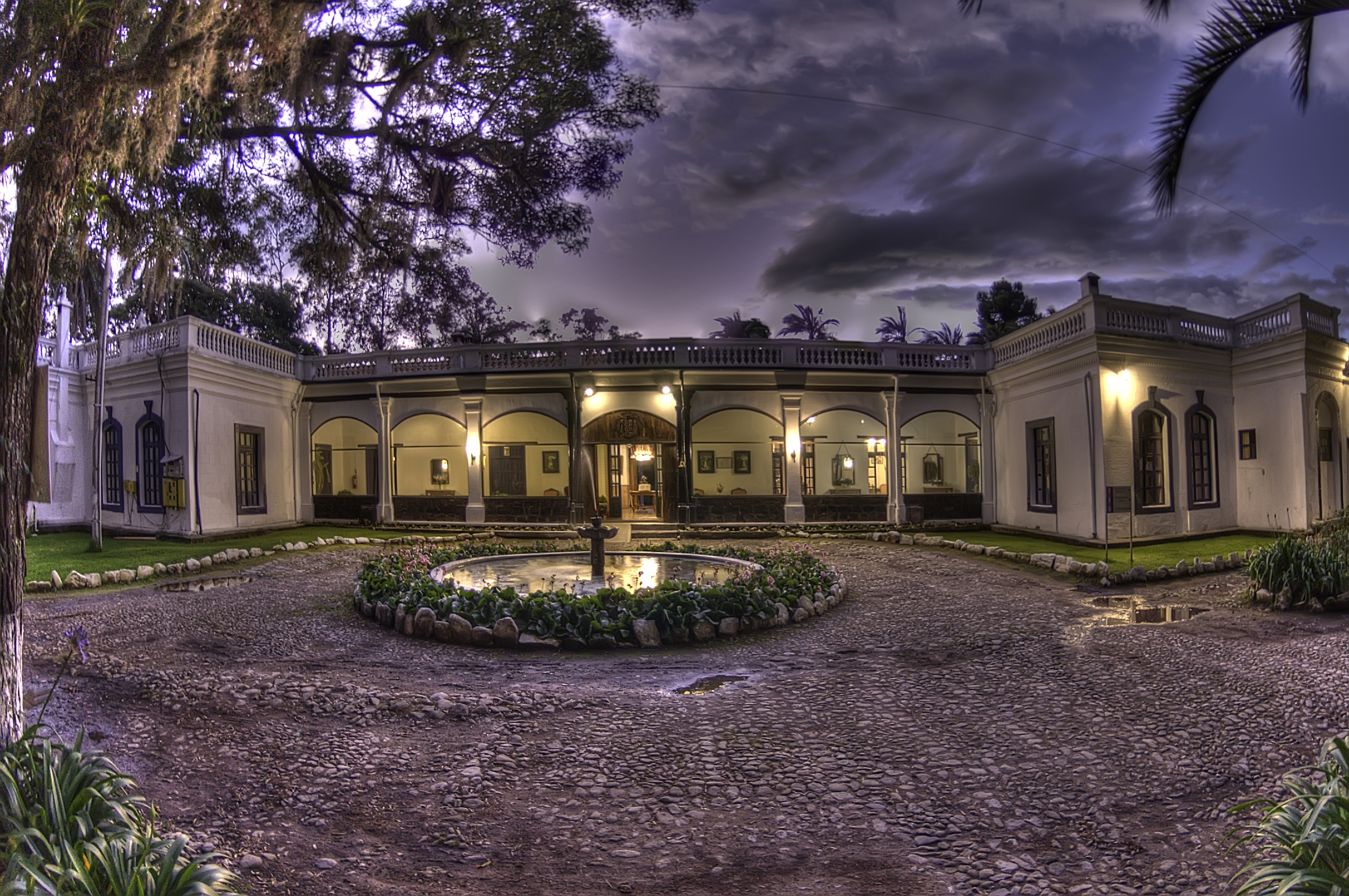 Hosteria Hacienda Pinsaqui 1/47