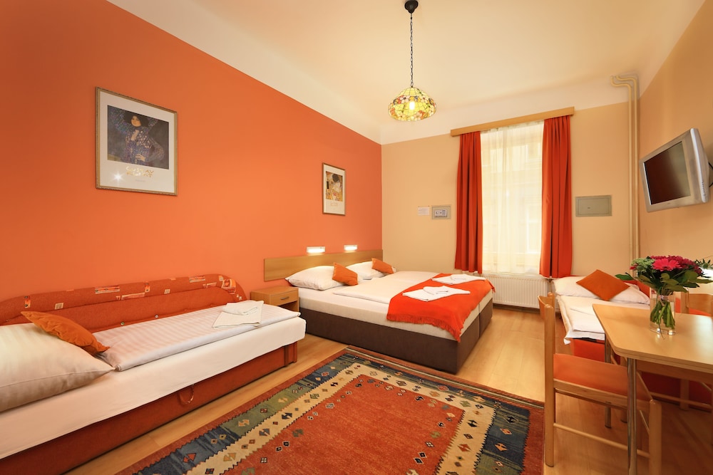 Hotel Golden City Garni 28/55