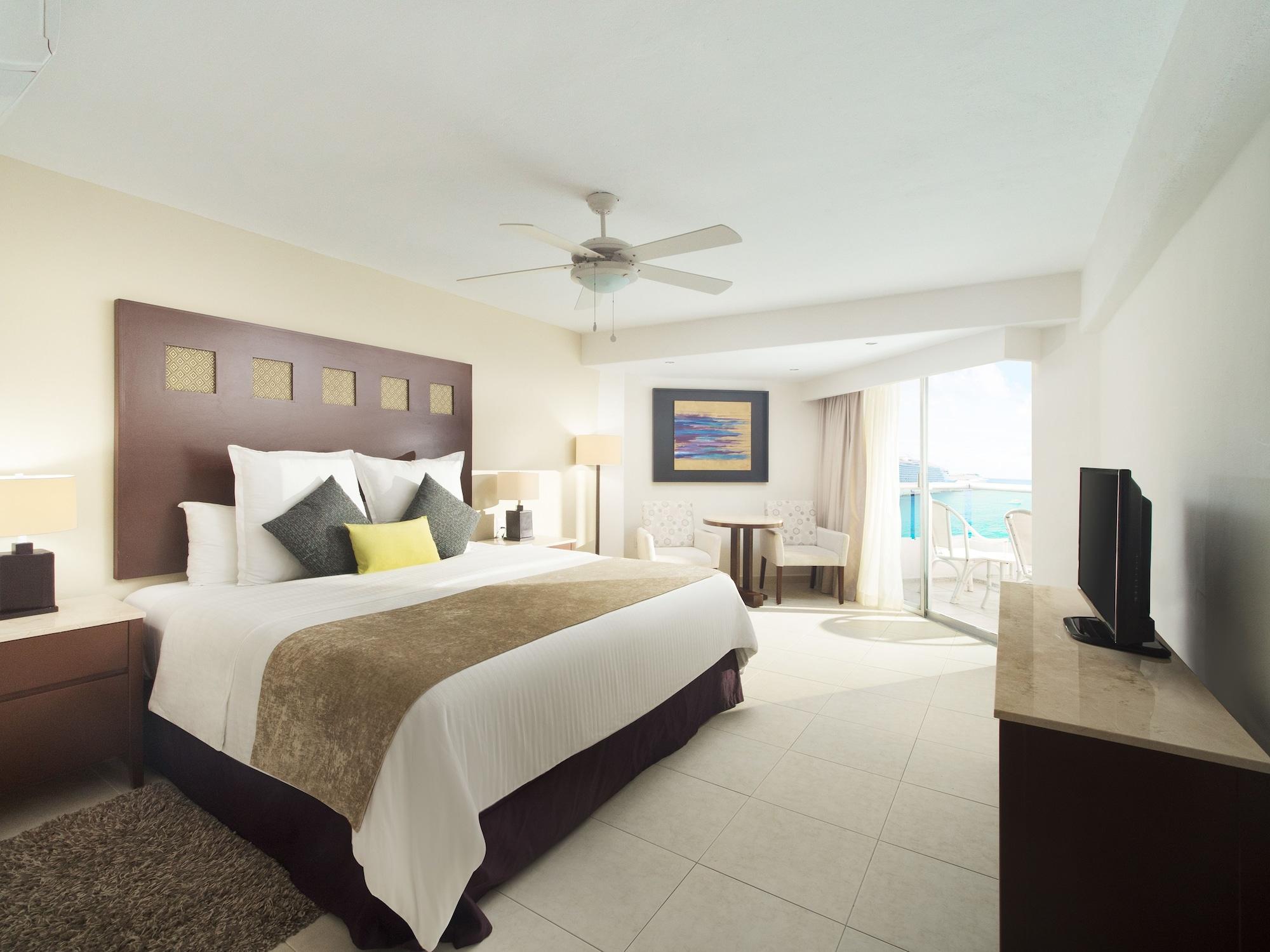 Elite, Deluxe, Studio, Ocean Front