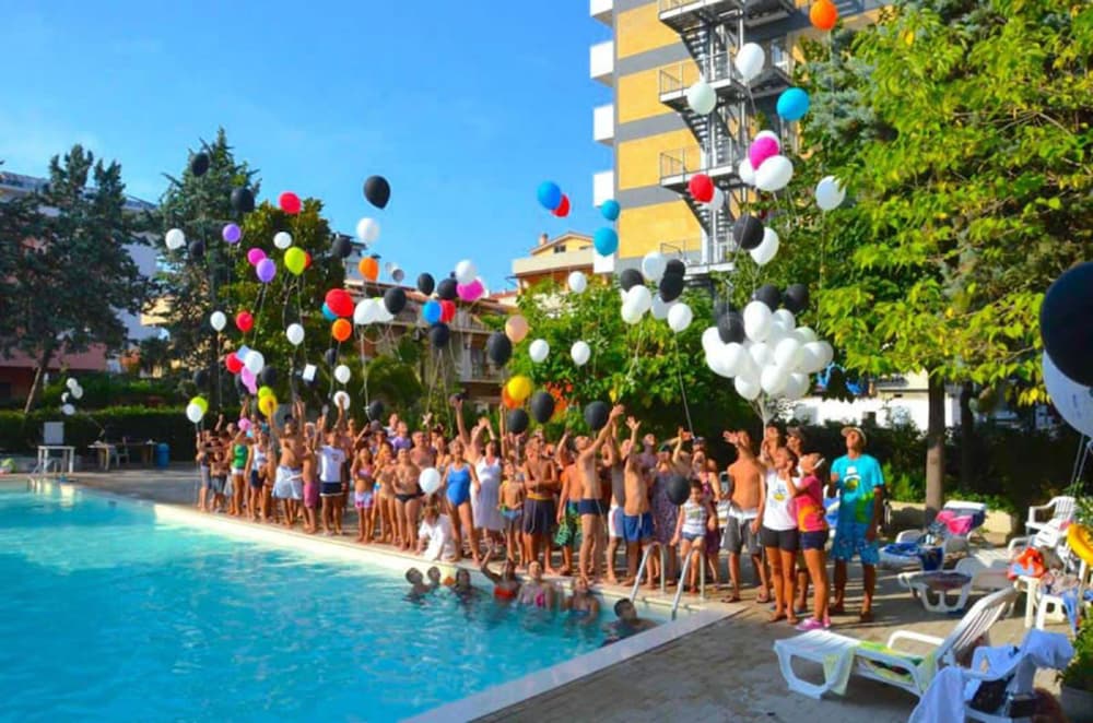 Club Hotel Le Nazioni 32/35