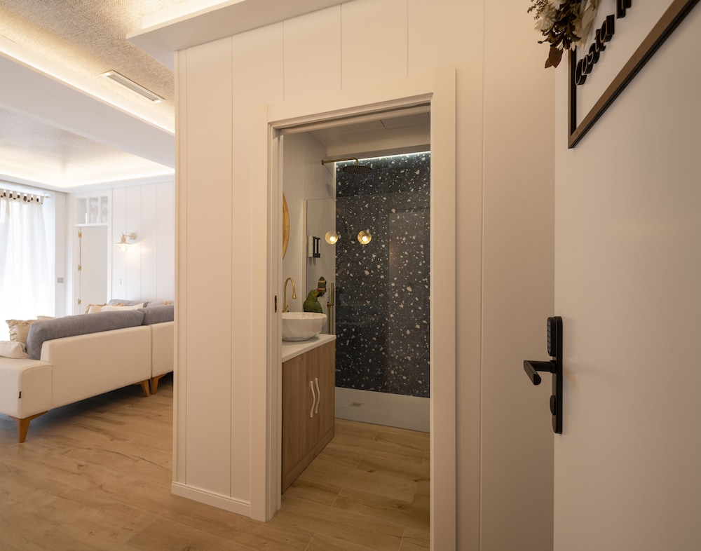 Palatina Concept Suites 15/90