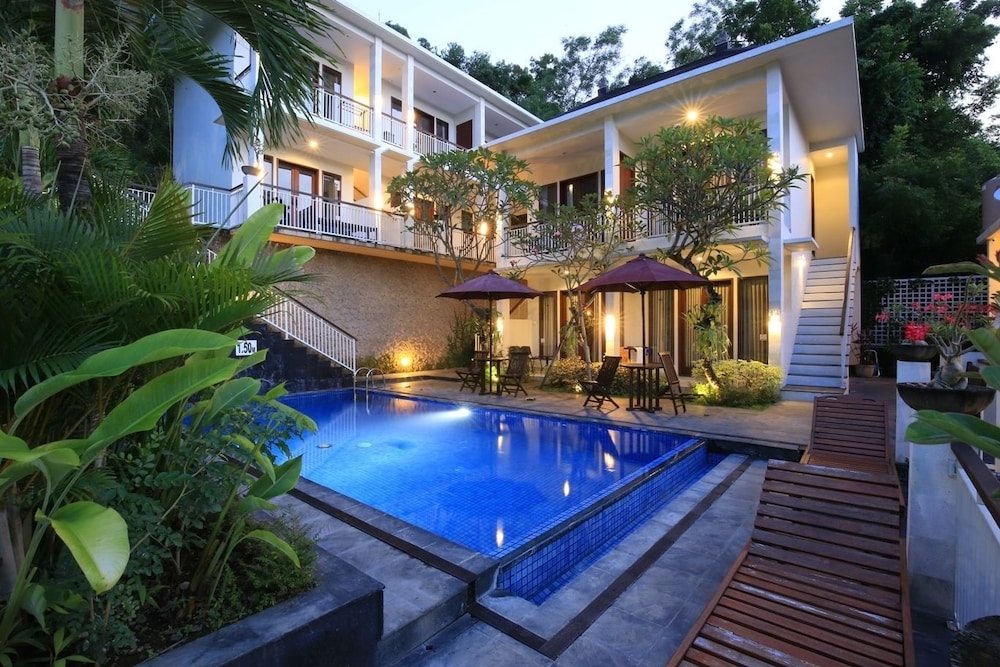 Dewivilla Hotel 3/50