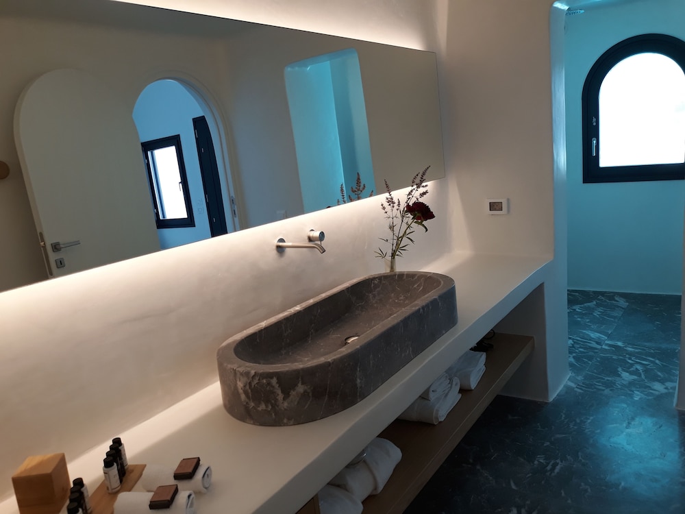Chelidonia Luxury Suites - Adults Only 46/50