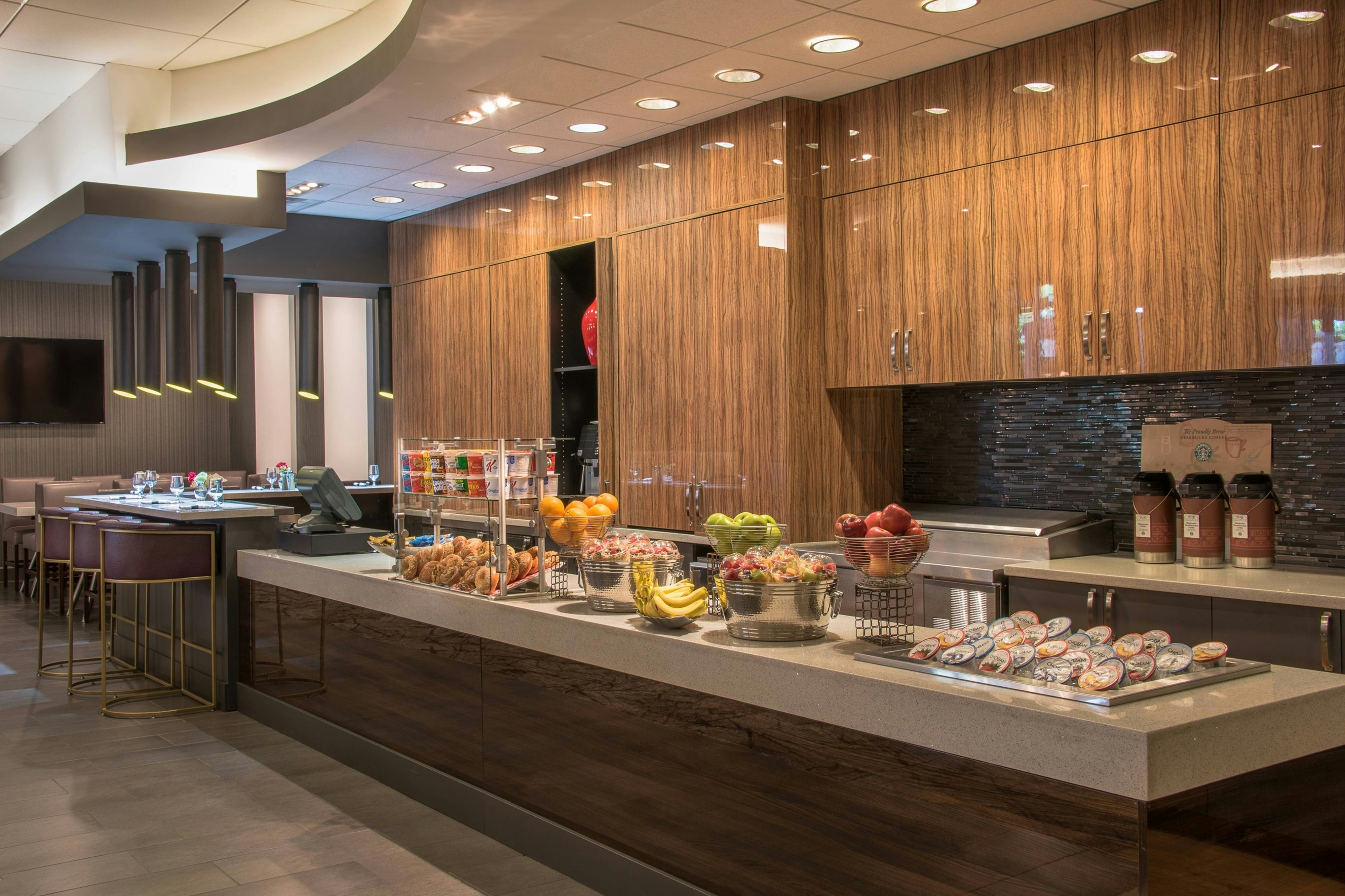 Lobby at Courtyard By Marriott Bethesda Chevy Chase, Chevy Chase - MD