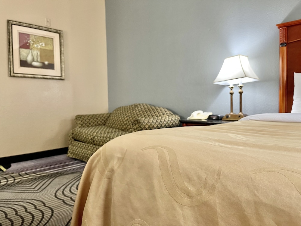 FairBridge Inn & Suites Cleburne 20/62