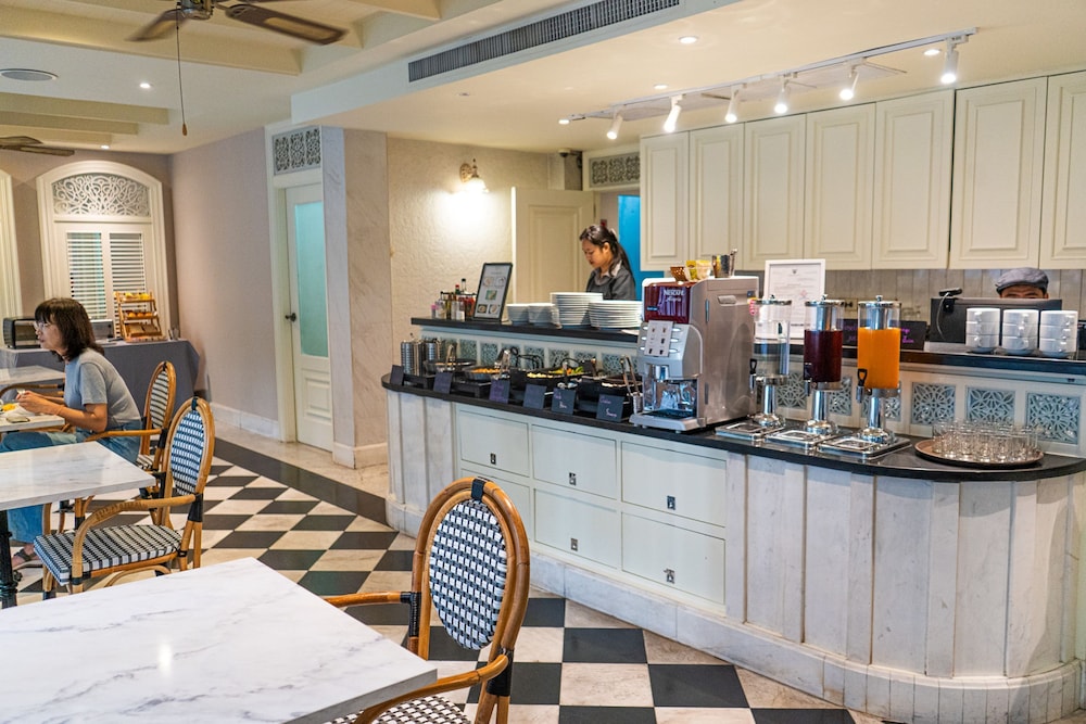 La Petite Salil Sukhumvit 8 38/48