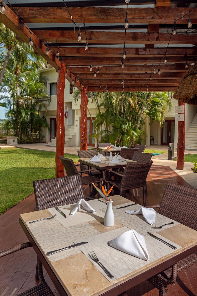 Laguna Suites Golf & Spa 35/50