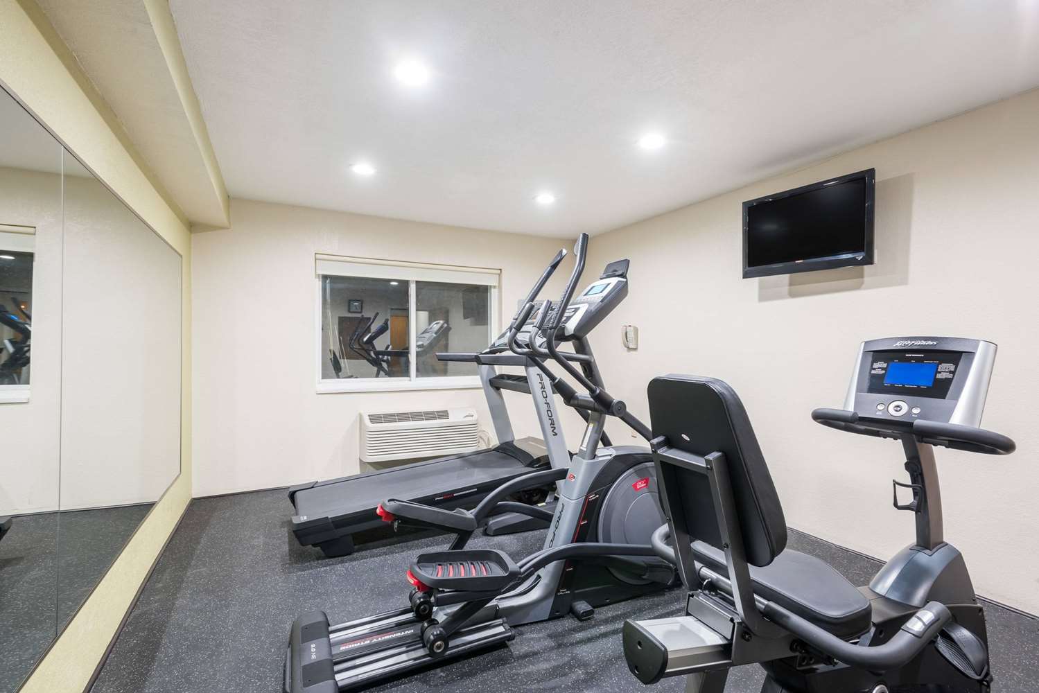Country Inn & Suites by Radisson, Coeur d'Alene 21/27