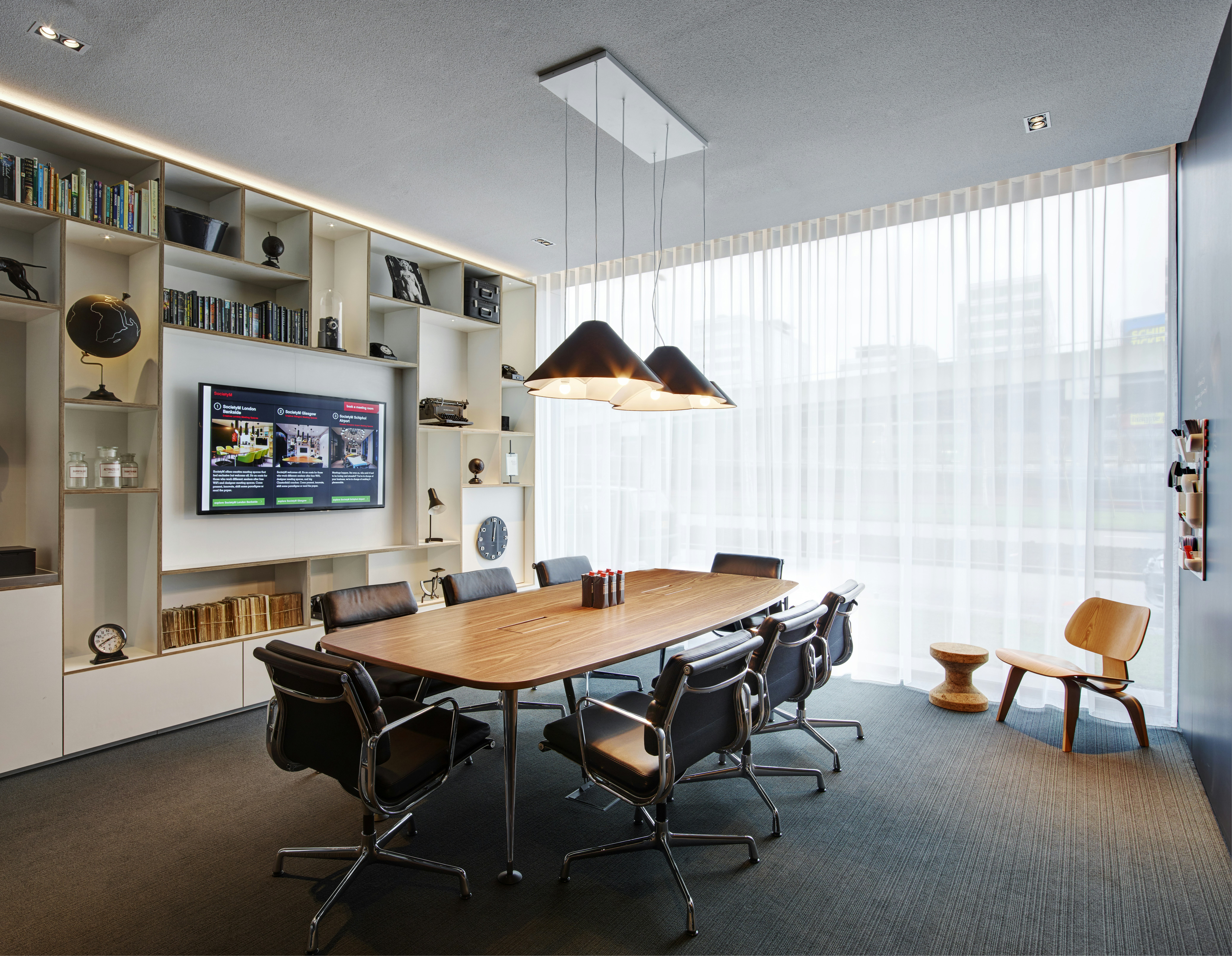 CITIZENM SCHIPHOL AIRPORT HOTEL 43/53