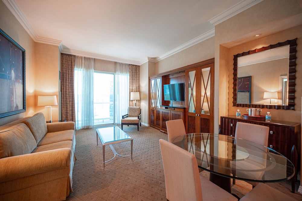 Jet Luxury Elite at The Signature 31/50