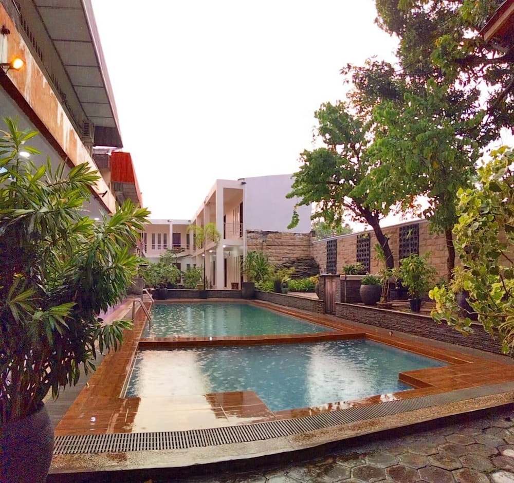 Satya Graha Hotel 78/79