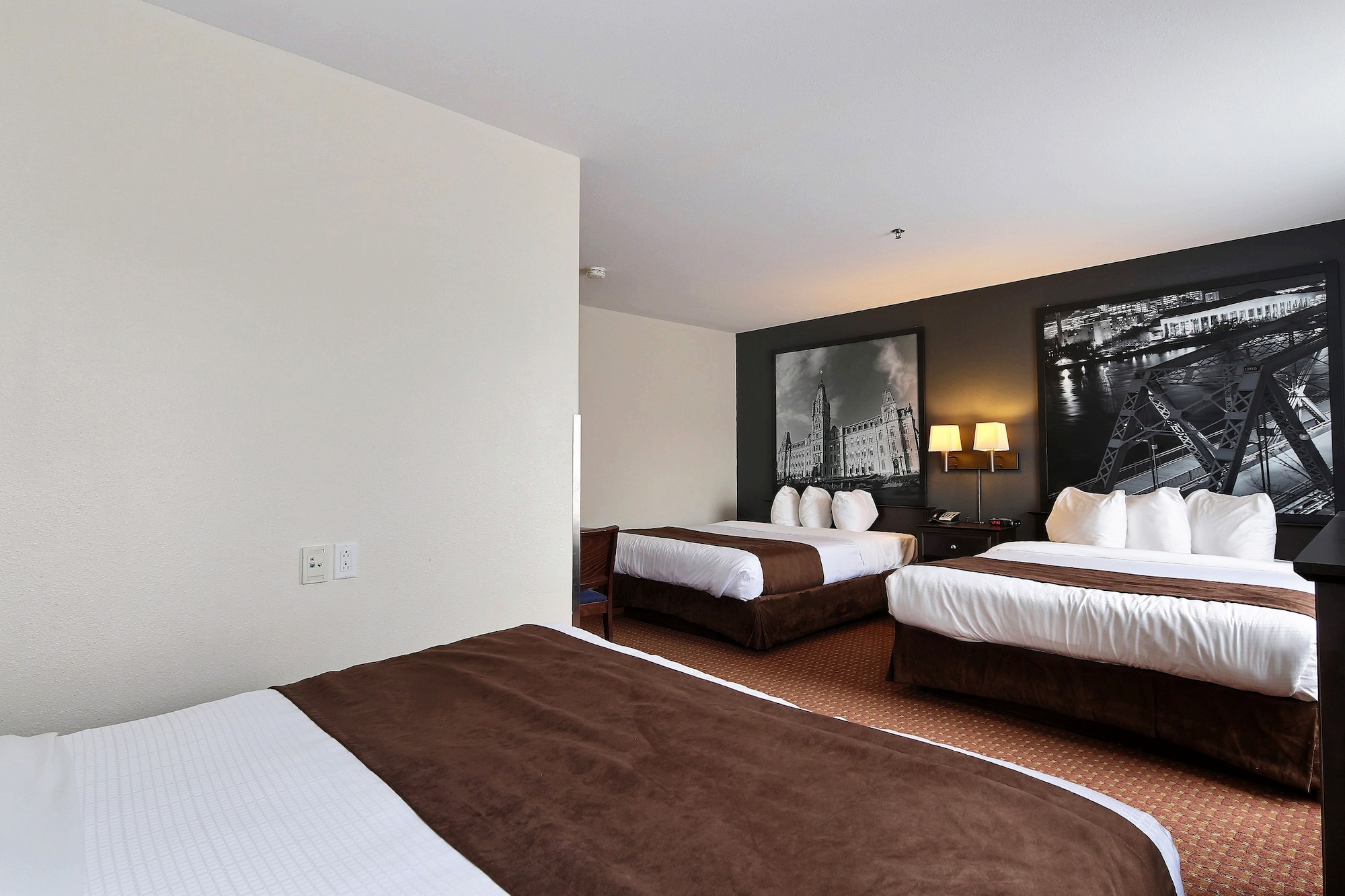 ROOM, 3 QUEEN BEDS