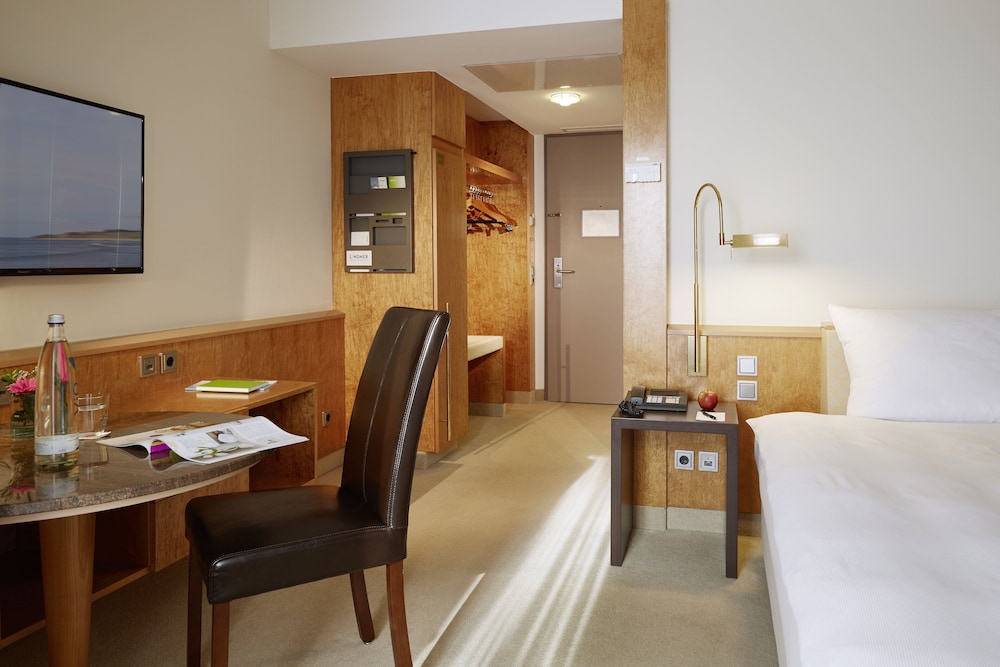Lindner Hotel Dusseldorf Airport, part of JdV by Hyatt 34/75