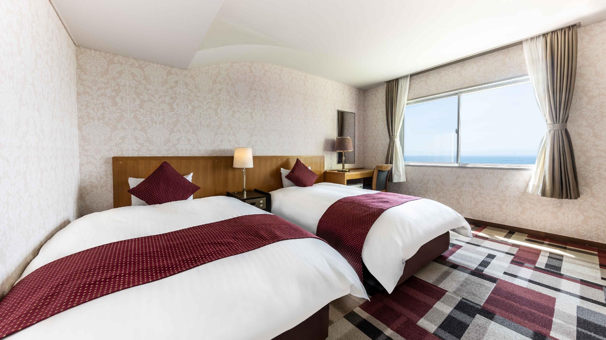 Room, Twin Beds, Garden View, East Wing