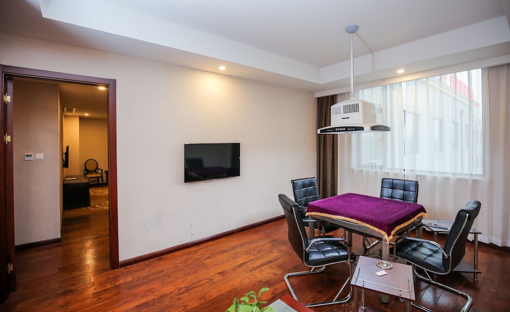 New Knight Royal Hotel Airport and International Resort 49/61
