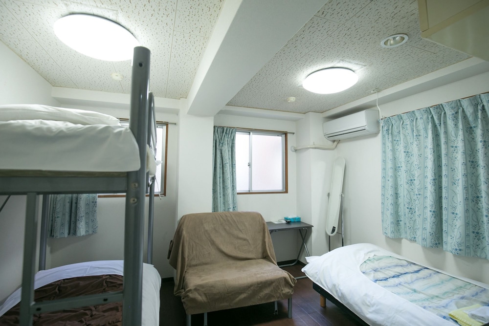 Hotel Mikado 10/67