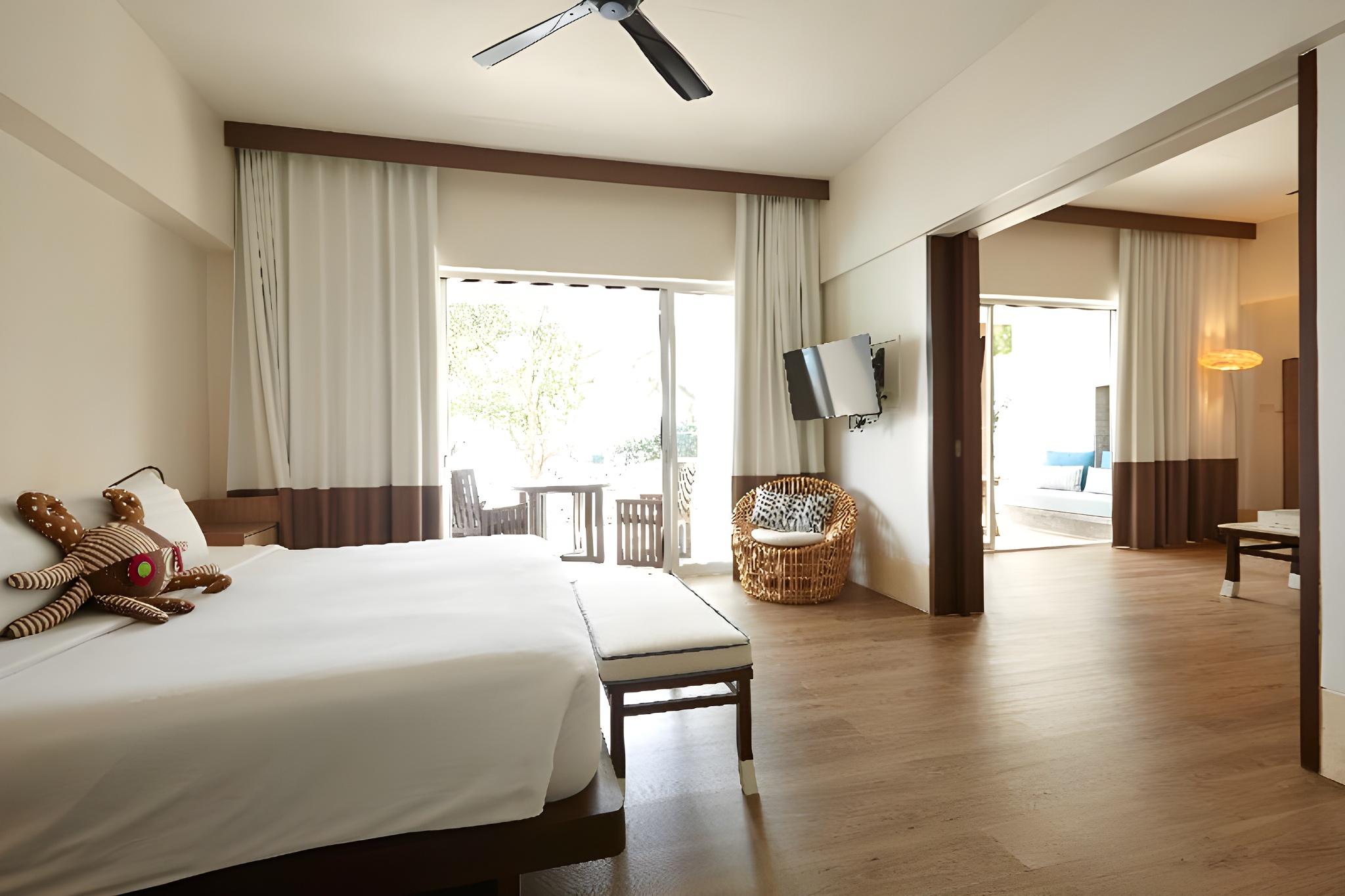 Executive, Suite, King Bed, Sea View