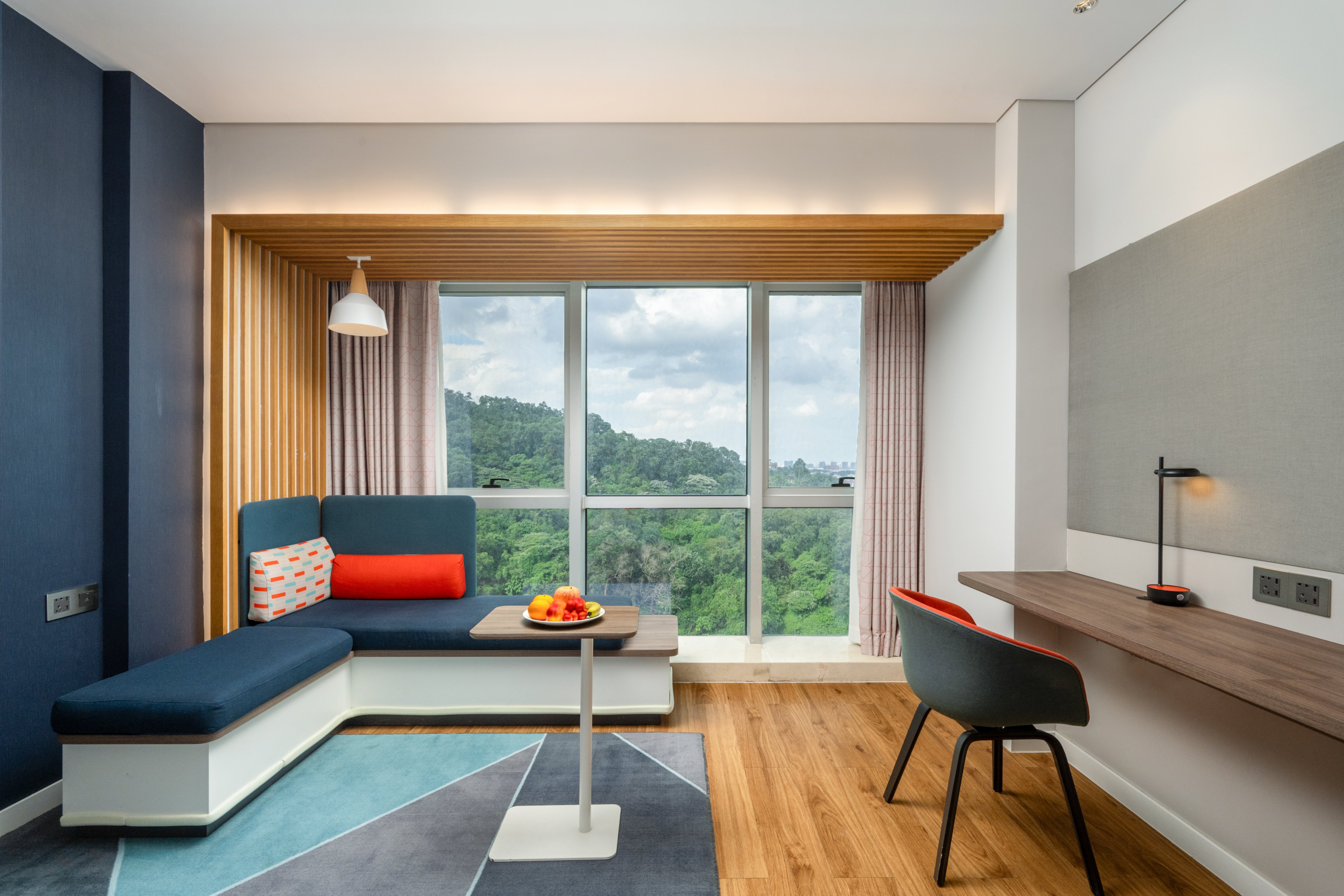 Holiday Inn Express Jiangmen Jianghai 52/79