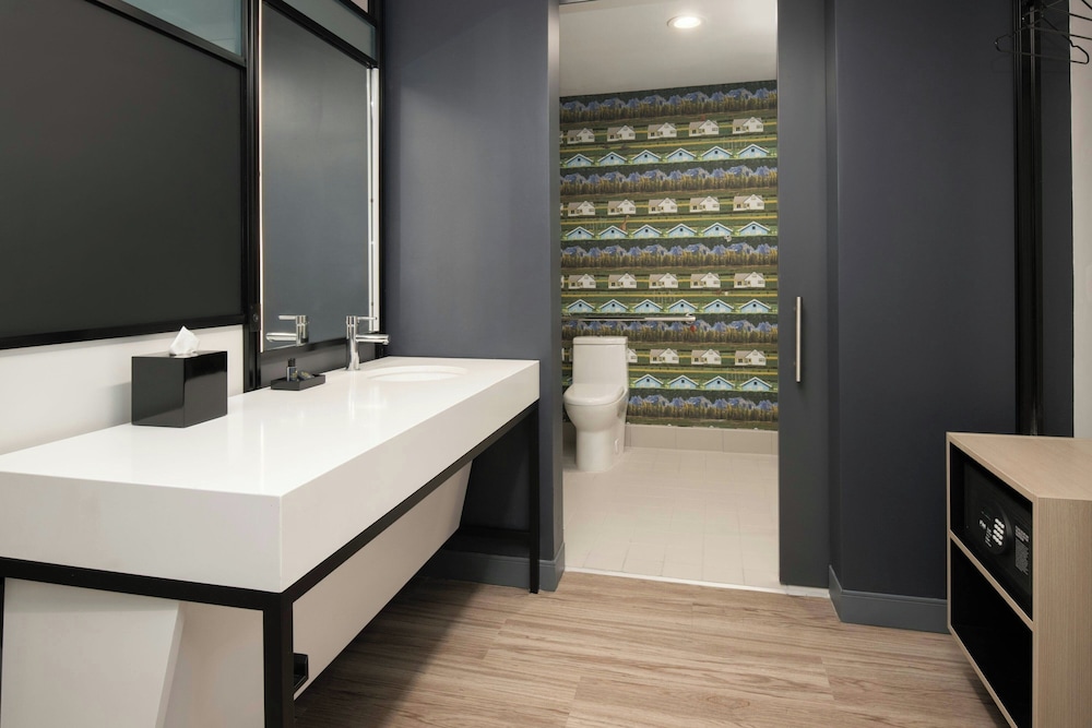 Aloft Sacramento Airport Natomas 3/43
