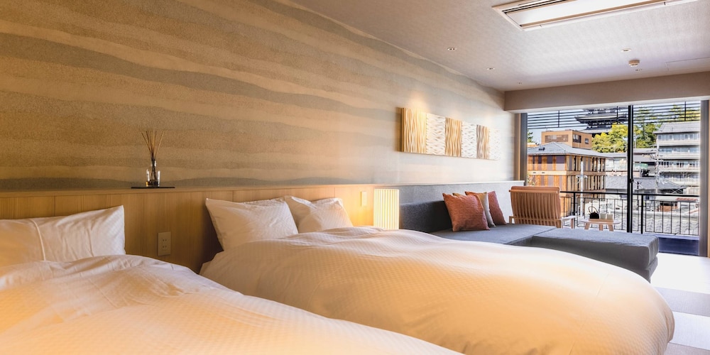 DELUXE, TEMPLE VIEW, PRIVATE BATHROOM