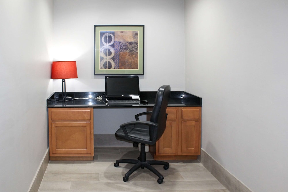 Quality Inn Crossville Near Cumberland Mountain State Park 45/47