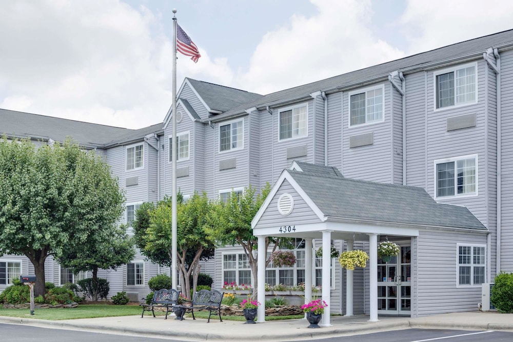 Microtel Inn Greensboro 1/54