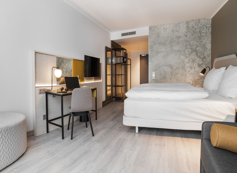 Scotty + Paul Hotel Deggendorf 13/50