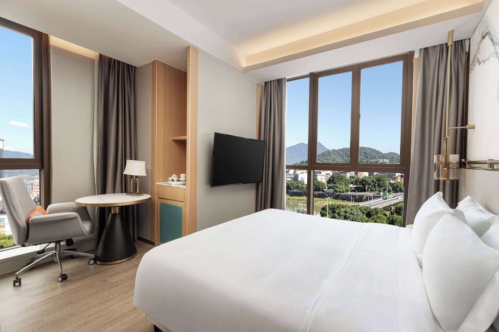 Superior, King Bed