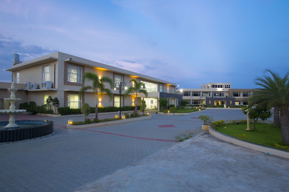 Landmark Pallava Beach Resort Mahabalipuram Chen 6/32
