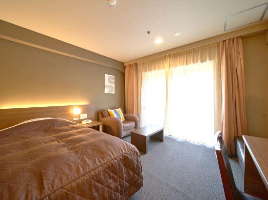 Room, Single, Single Bed, Shared Bathroom