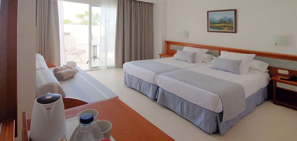 Hotel Rocamarina 27/66