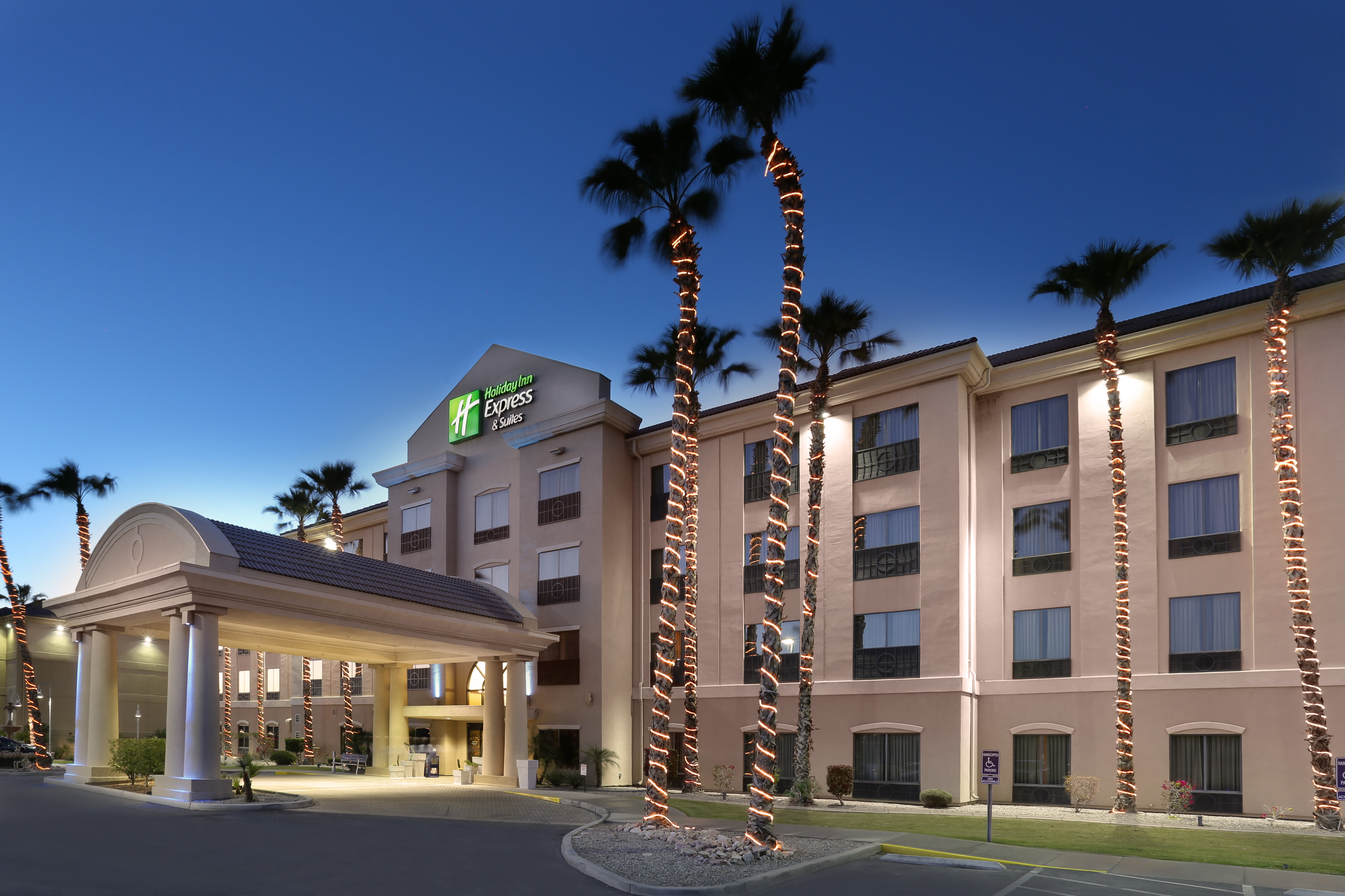 Holiday Inn Express Hotel Suites Yuma 11/79