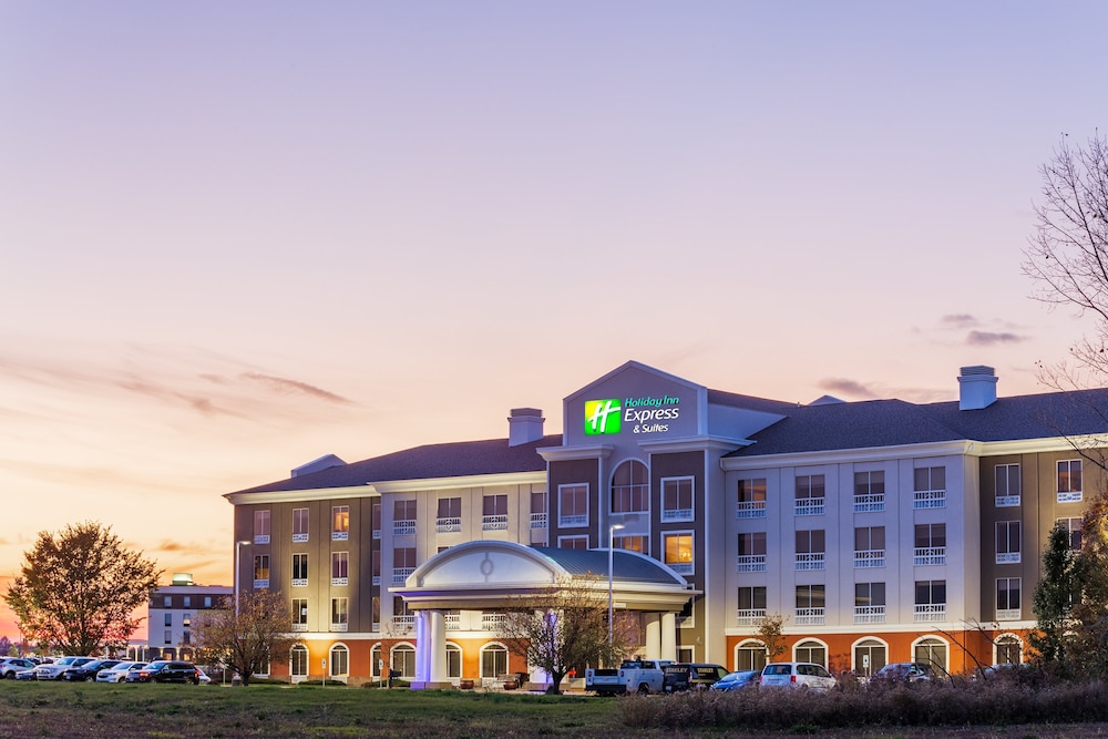 Holiday Inn Express Rockford Loves Park 2/65