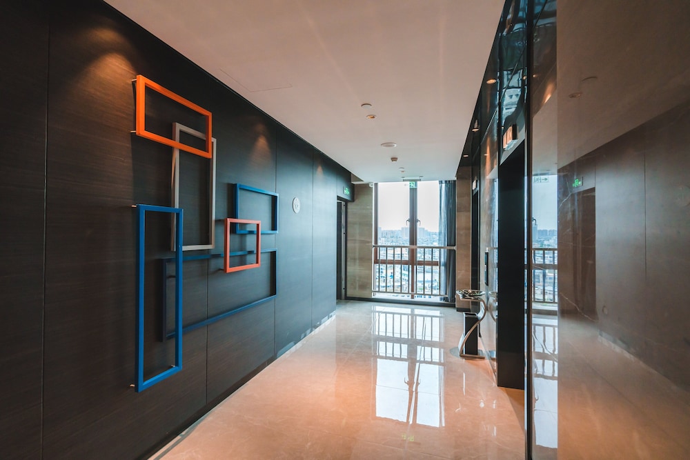 Holiday Inn Express Pengzhou Downtown 47/71