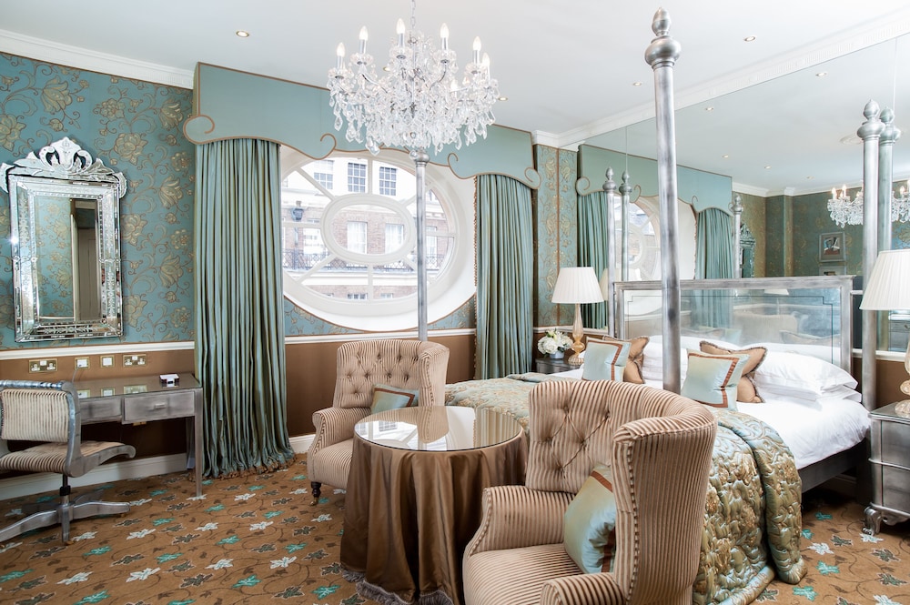 The Chesterfield Mayfair 77/84