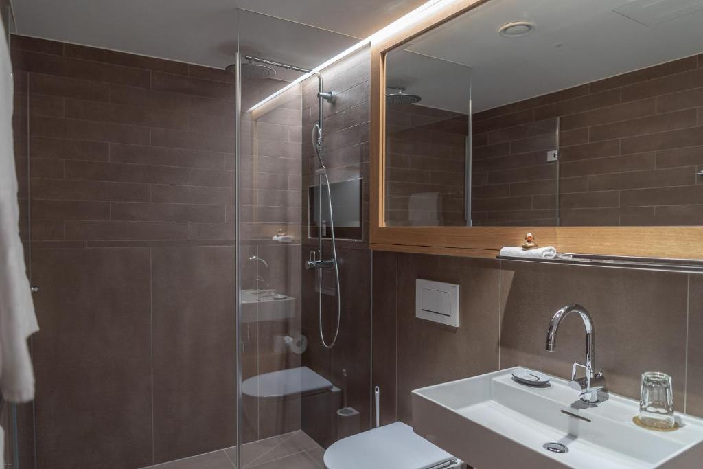 Room, Double Bed, Caspar Swiss Quality Hotel 7/8