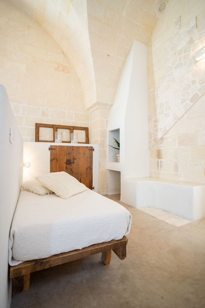 Tower, 1 King and 1 Single Beds