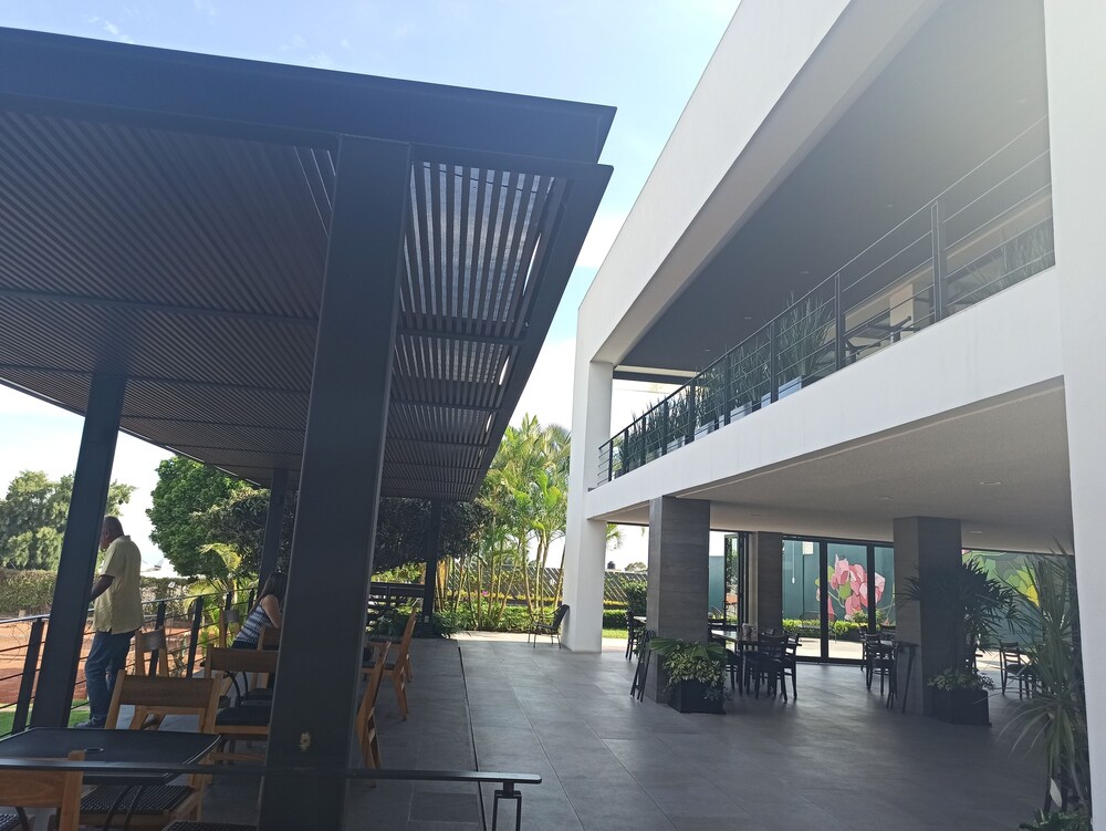 Villa Internacional De Tenis 1/50