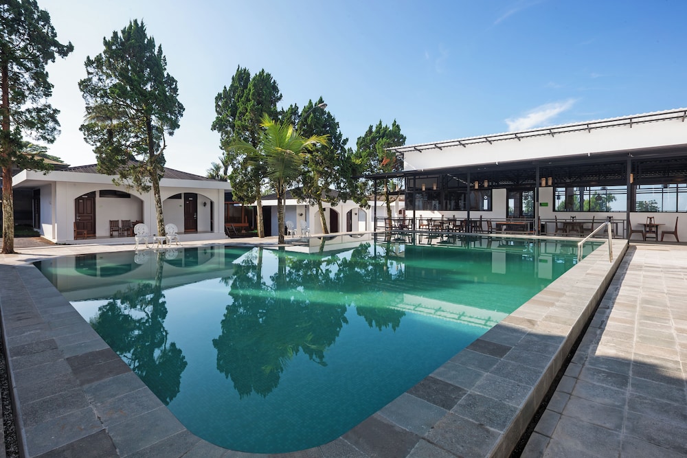 Casa de Lani Resort and Convention 37/42