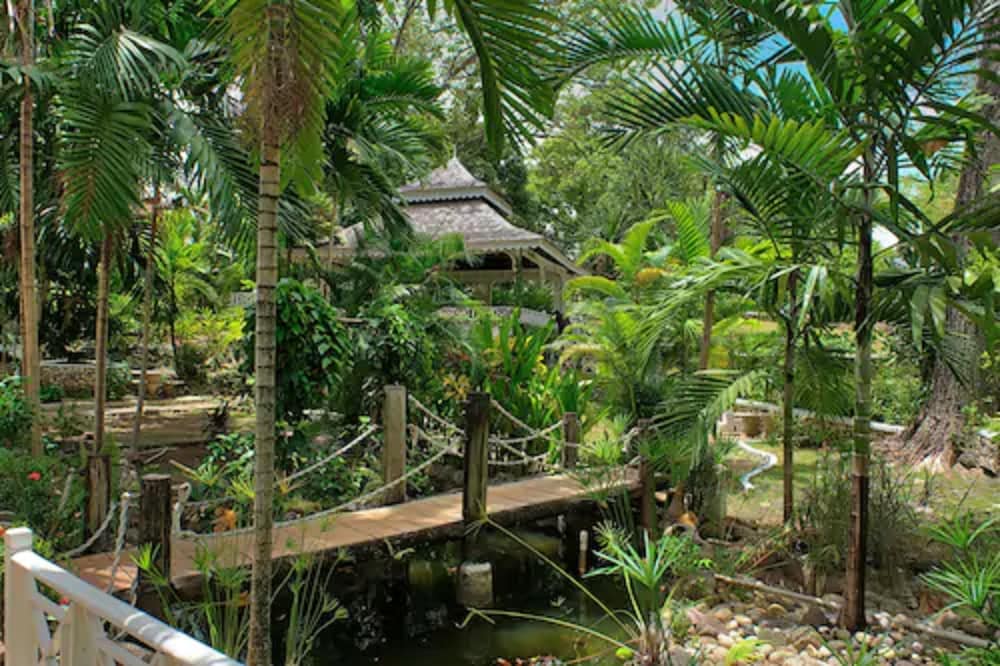 Hibiscus Lodge 53/58