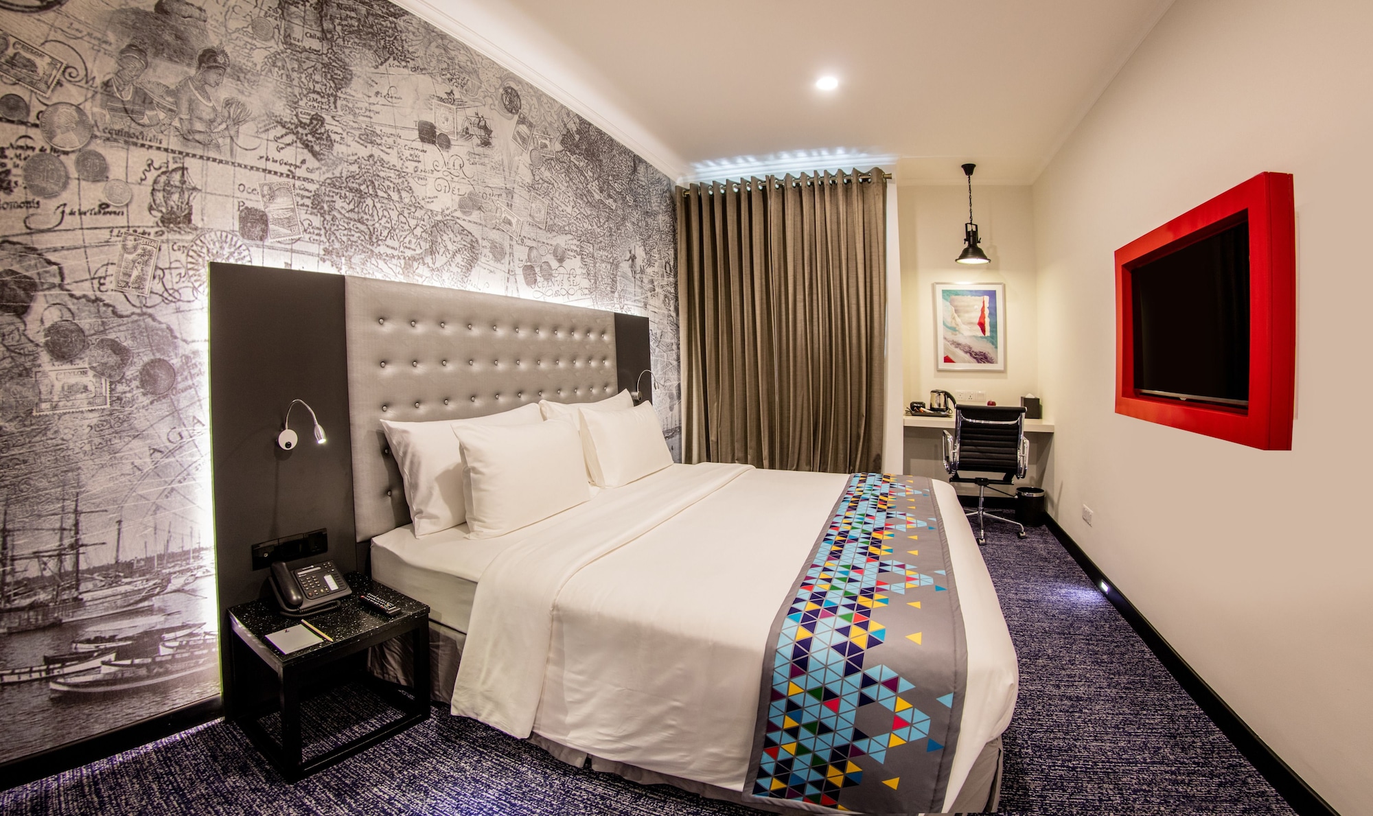 SUPERIOR, KING BED