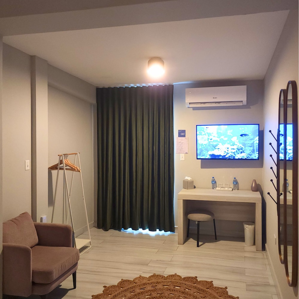 Tropica Beach Hotel 30/50