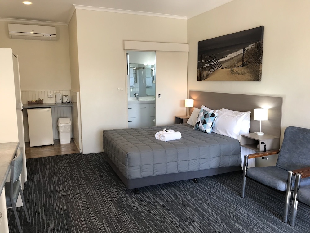Robetown Motor Inn And Apartments 15/80