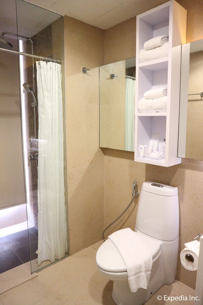 Ferra Premier Boracay by JG 60/62