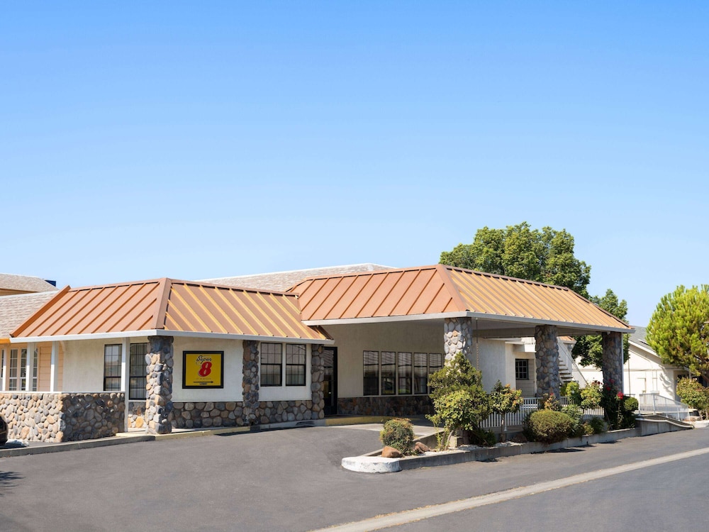 Super 8 by Wyndham Dunnigan 50/60