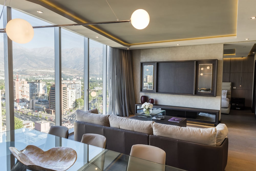 ICON HOTEL 38/58