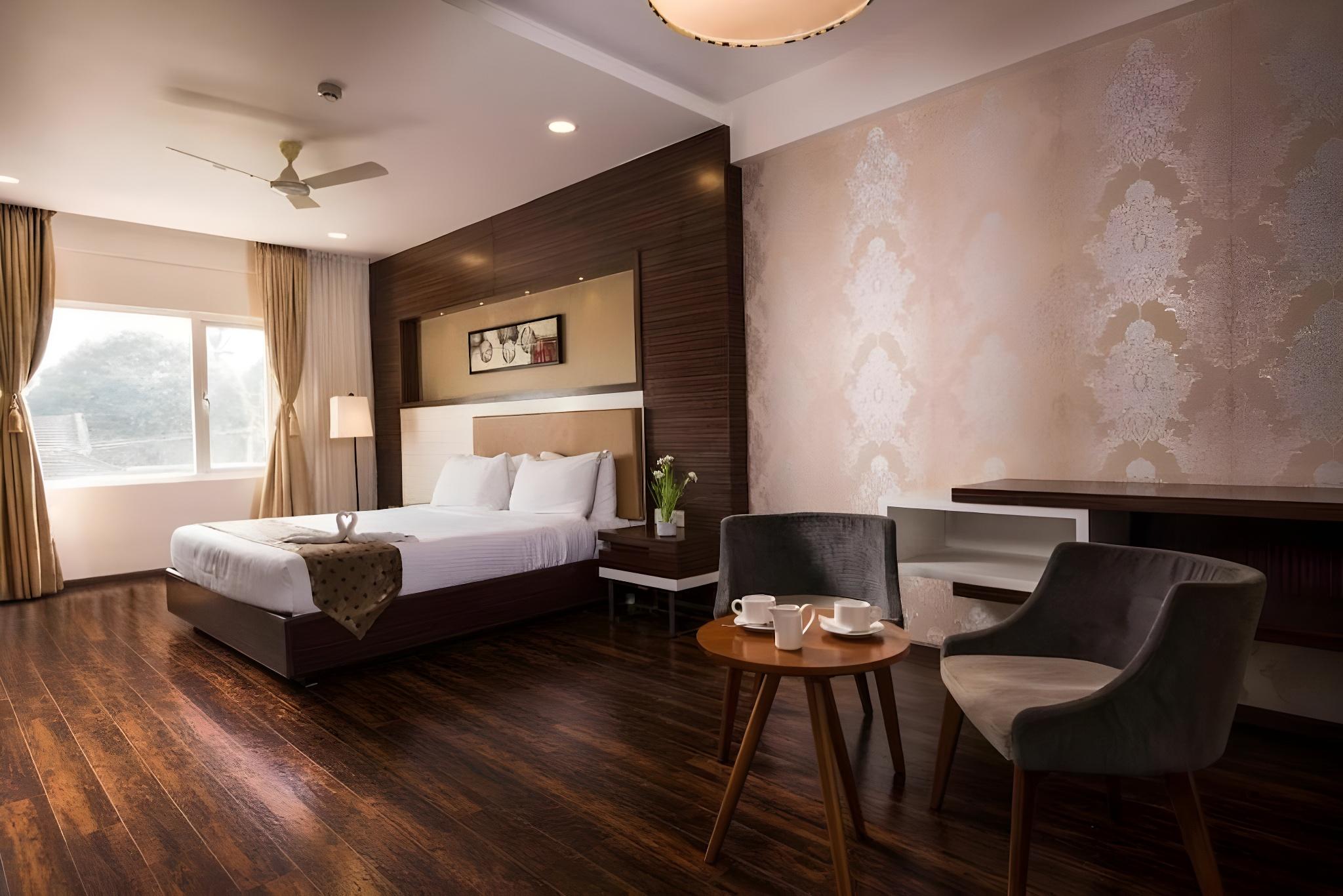 Hotel Aadrika 8/17