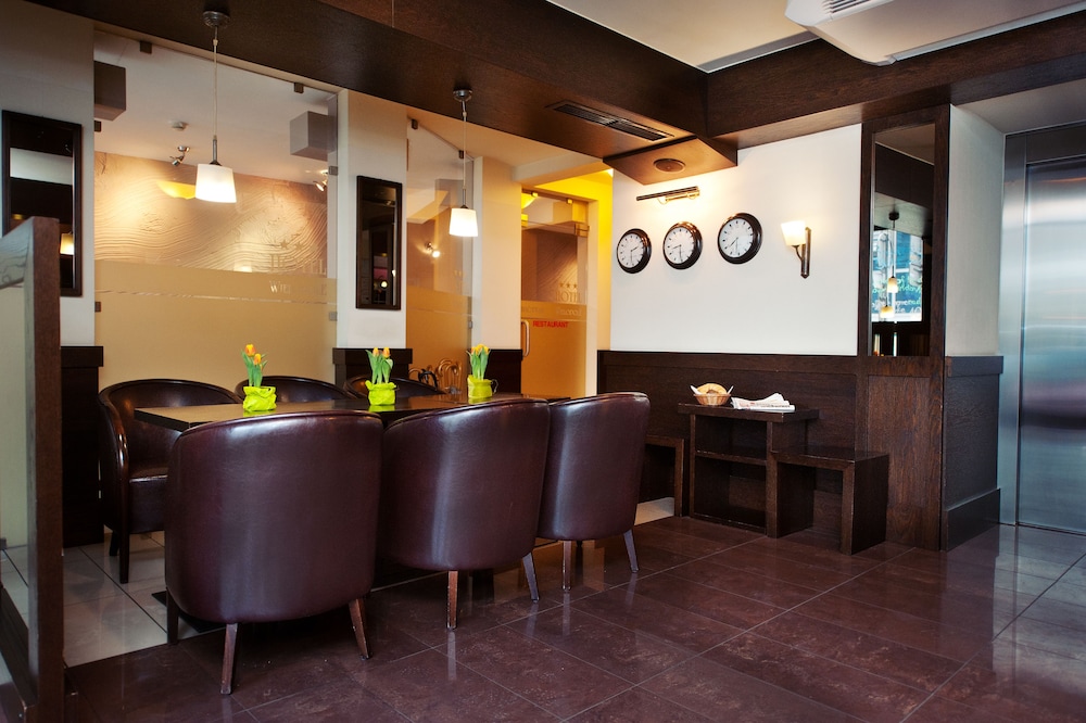 Lobby at Hotel Wielopole, KRAKOW