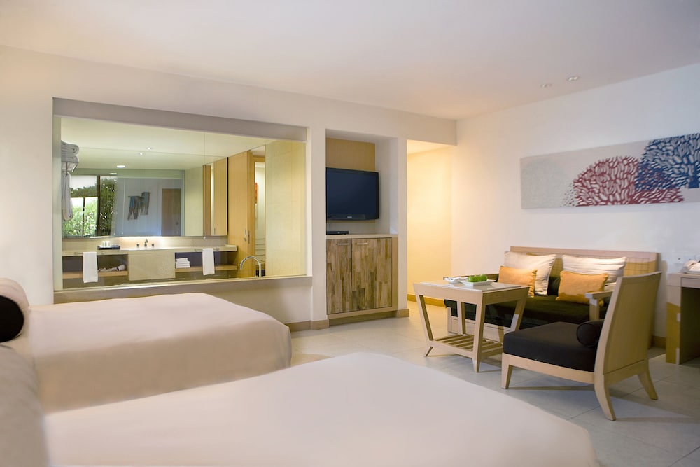 HOLIDAY INN RESORT BARUNA BALI 15/78