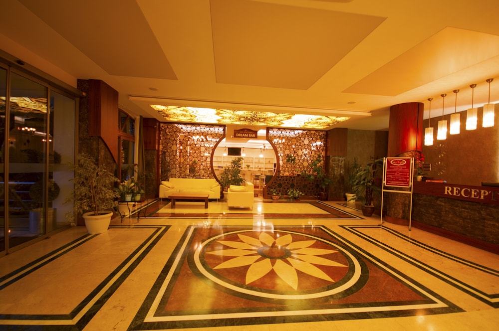 My Dream Hotel 9/70